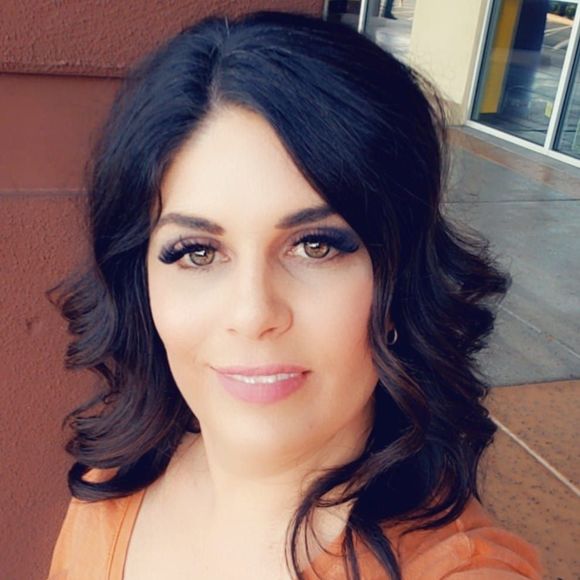 Meet your Posher, Tiffany - Picture 1 of 1